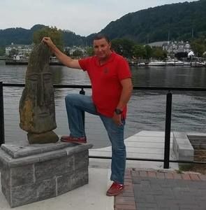 Meet your Posher, Víctor genaro